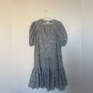 Woman’s Calvin Klein black and white graham dress with puffed sleeves